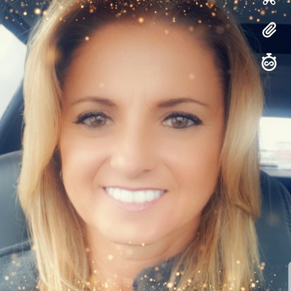 Meet your Posher, Lisa - Picture 1 of 1